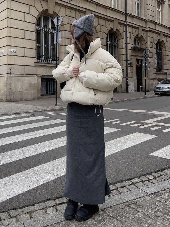 現金網：“这件羽绒服”今年冬天又火了，怎么搭都时髦保暖！