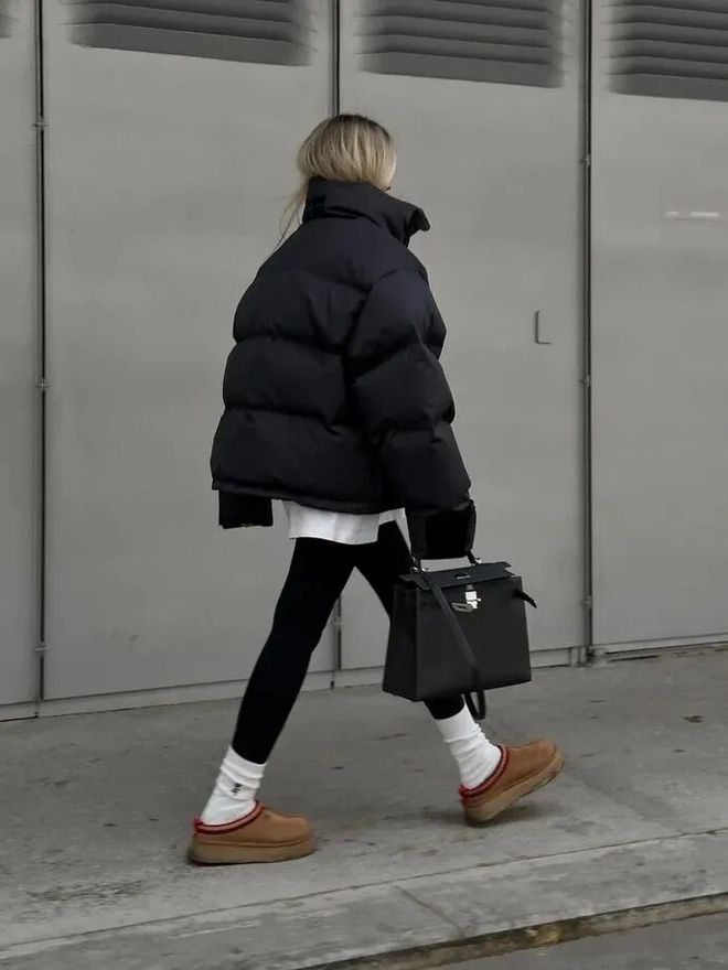 現金網：“这件羽绒服”今年冬天又火了，怎么搭都时髦保暖！